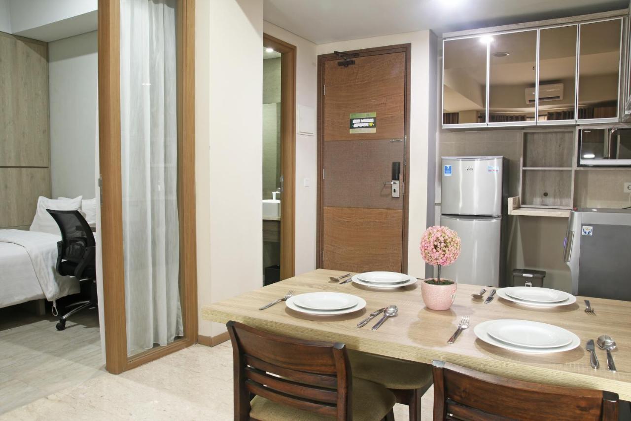 Graha Makara Suite Hotel & Residence Чикаранг Экстерьер фото